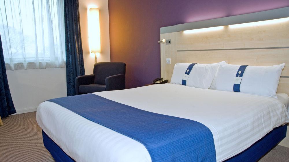 Holiday Inn Express Burnley M65 Jct 10, An Ihg Hotel Экстерьер фото